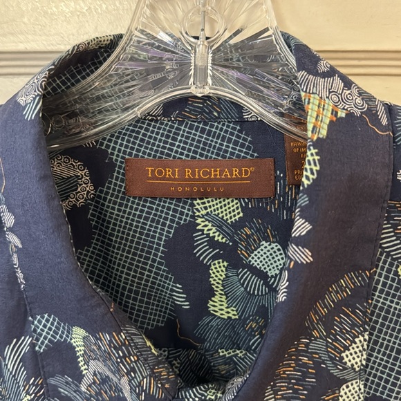 Tori Richard Honolulu Aloha Shirt 100% Cotton Lawn
Size 2XL - Picture 3 of 14